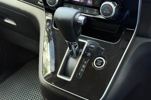 2022 Nissan Serena 2.0L Premium Highway Star Terpakai