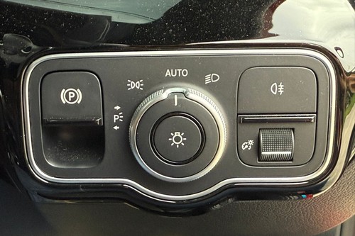 2020 Mercedes Benz A-Class A180 Terpakai