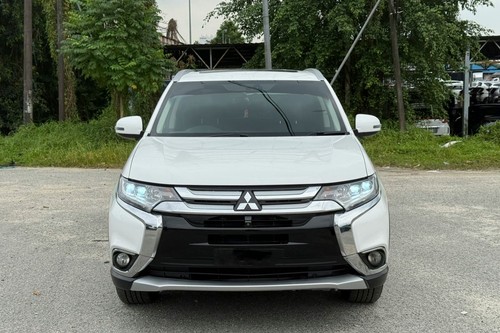 2019 Mitsubishi Outlander 2.4 L  lama