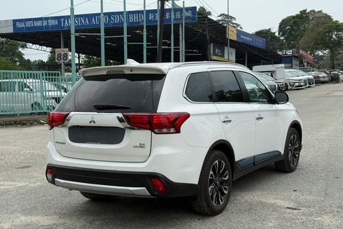 2019 Mitsubishi Outlander 2.4 L Terpakai