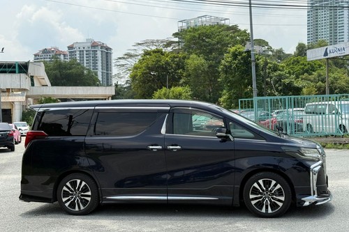2015 Toyota Alphard 2.5 SA Terpakai