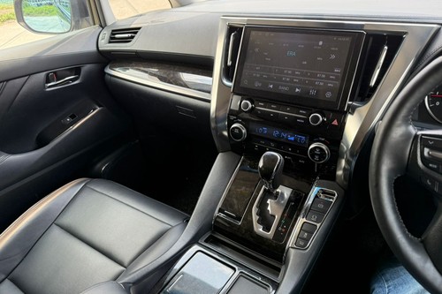 2015 Toyota Alphard 2.5 SA Terpakai