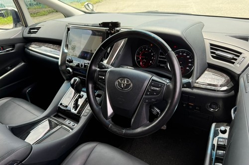 2021 Toyota Alphard 2.5 SC Terpakai