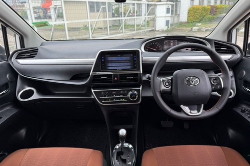 2018 Toyota Sienta 1.5 V AT Terpakai