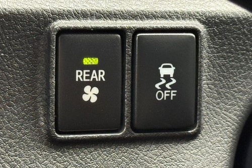 2018 Toyota Sienta 1.5 V AT Terpakai