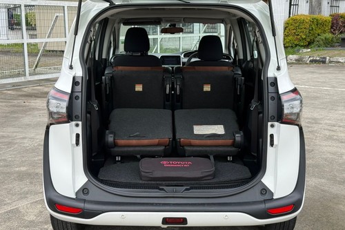 2018 Toyota Sienta 1.5 V AT Terpakai