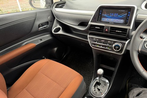 2018 Toyota Sienta 1.5 V AT Terpakai