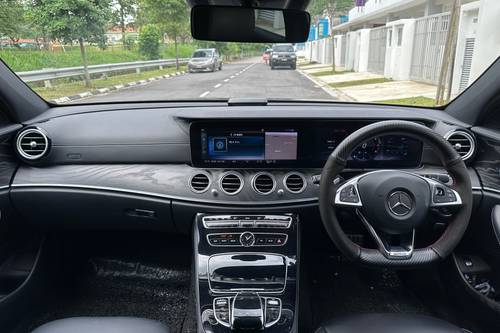 2017 Mercedes Benz E-Class Saloon E200 2.0 Terpakai