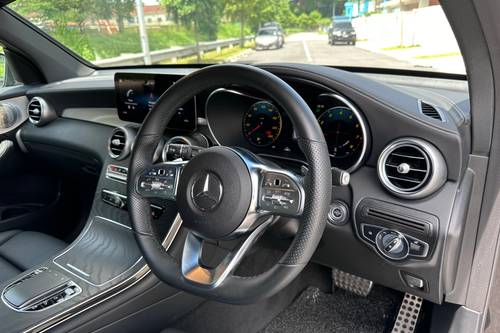 2022 Mercedes Benz GLC-Class 300 AMG Line Terpakai