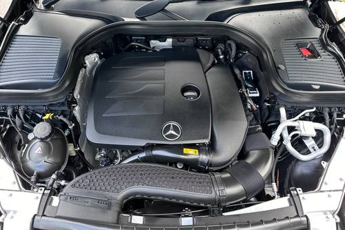 2022 Mercedes Benz GLC-Class 300 AMG Line Terpakai