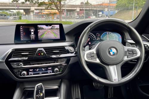 2019 BMW 5 Series Sedan 530e M Sport  lama