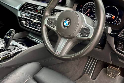 2019 BMW 5 Series Sedan 530e M Sport Terpakai