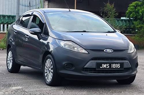 2010 Ford Fiesta Sedan 1.6AT Terpakai