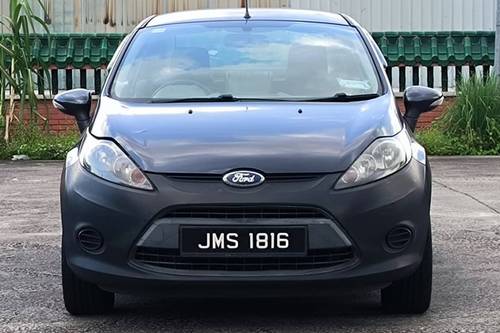 2010 Ford Fiesta Sedan 1.6AT  lama