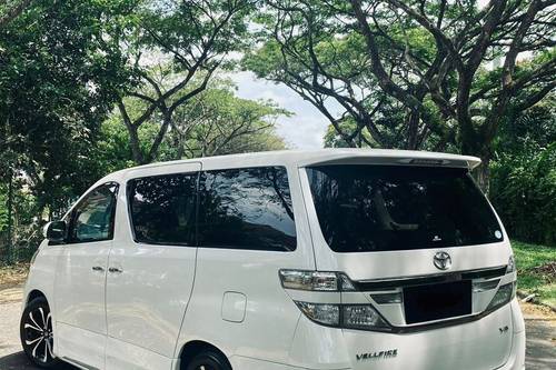 Second hand 2014 Toyota Vellfire 3.5 