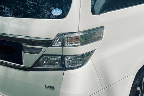 Second hand 2014 Toyota Vellfire 3.5 