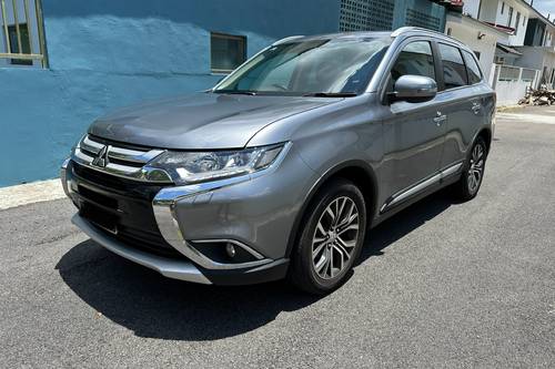 2016 Mitsubishi Outlander 2.4 L  lama