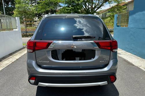 Used 2016 Mitsubishi Outlander 2.4 L