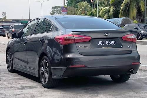 Terpakai 2014 Kia Cerato 2.0L untuk Dijual