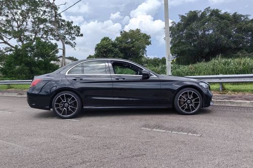 Old 2018 Mercedes Benz C-Class Saloon C300 2.0 AMG