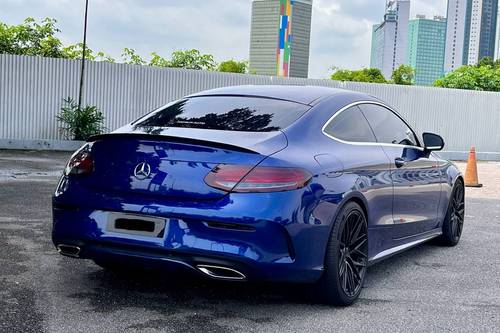 2016 Mercedes Benz C-Class Coupe C 200 AMG Line Terpakai