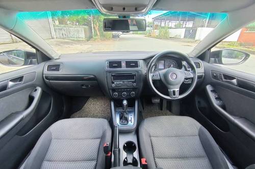 2012 Volkswagen Jetta 1.4 TSI Trendline Terpakai