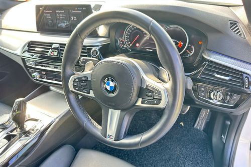 2017 BMW 5 Series Sedan 530i M Sport Terpakai