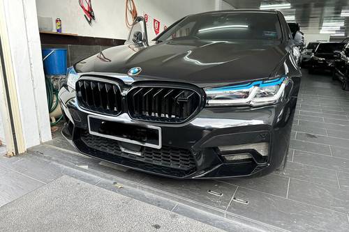 2011 BMW 5 Series Sedan 523i Terpakai