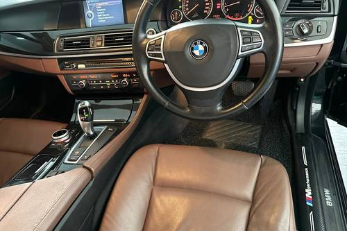 2011 BMW 5 Series Sedan 523i Terpakai