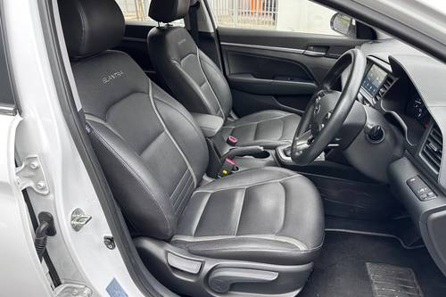 2019 Hyundai Elantra 2.0L Executive  lama