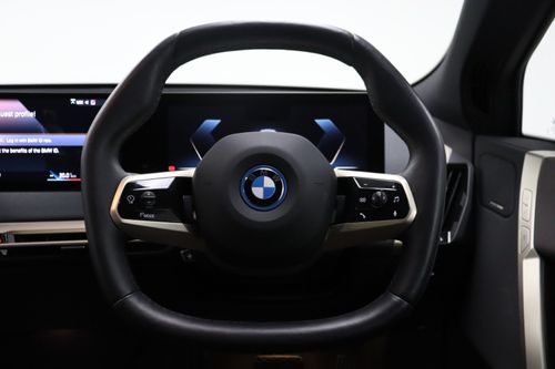 2023 BMW iX xDrive50 Sport Terpakai