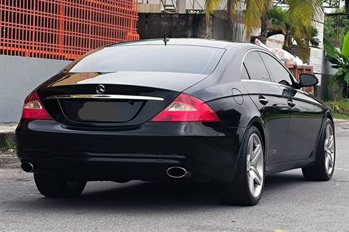 Old 2007 Mercedes Benz CLS-Class Coupe 350 AMG Line