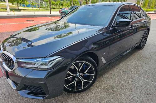 2022 BMW 5 Series Sedan 530i M Sport  lama