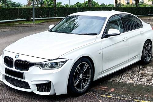 Old 2017 BMW 3 Series Sedan 320i Sport