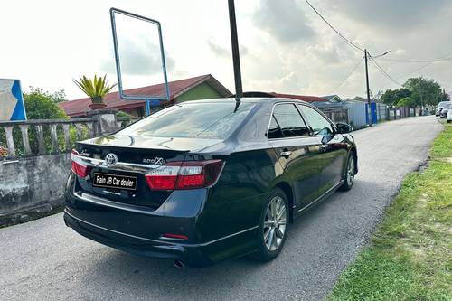 Second hand 2014 Toyota Camry 2.0L GX 