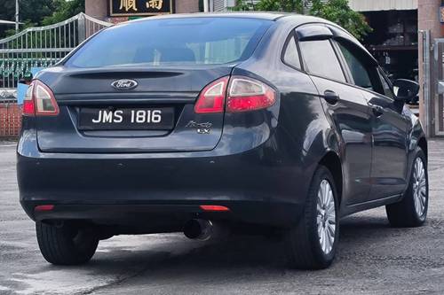 Terpakai 2010 Ford Fiesta Sedan 1.6AT untuk Dijual