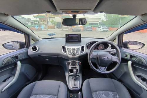 2010 Ford Fiesta Sedan 1.6AT Terpakai