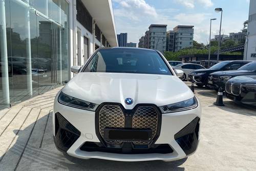 2023 BMW iX xDrive50 Sport Terpakai