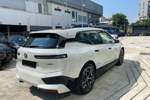 2023 BMW iX xDrive50 Sport Terpakai