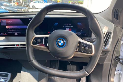 2023 BMW iX xDrive50 Sport Terpakai