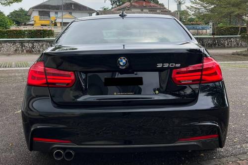 Second hand 2018 BMW 3 Series Sedan 330 e Sport 