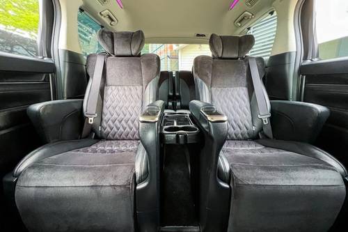 2017 Toyota Alphard 2.5 SC Terpakai