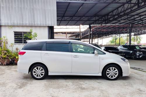 2011 Toyota Wish 1.8 X Terpakai