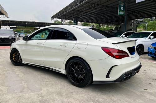 2016 Mercedes Benz CLA-Class Coupe 200 AMG Line Terpakai