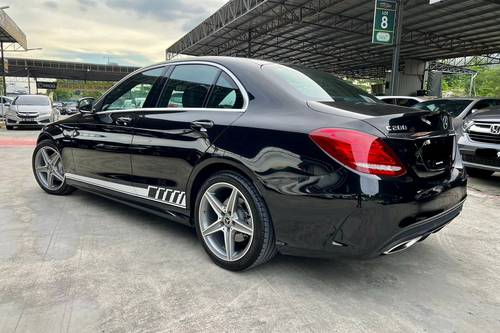 2017 Mercedes Benz C-Class Saloon C 200 AMG Line Terpakai