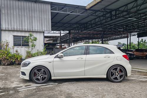 Old 2015 Mercedes Benz A-Class A250 2.0