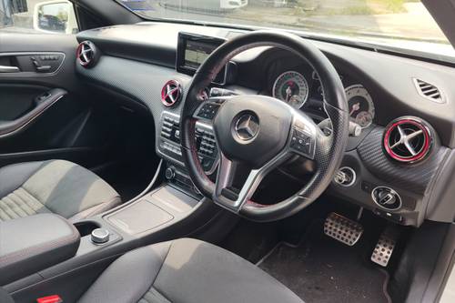 2015 Mercedes Benz A-Class A250 2.0 Terpakai