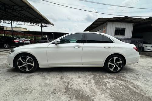 Old 2020 Mercedes Benz E-Class Saloon E200 2.0