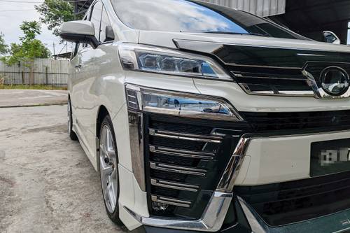 Second hand 2018 Toyota Vellfire 2.5L 