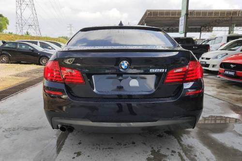 Second hand 2013 BMW 5 Series Sedan 523i 